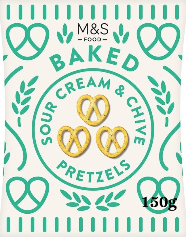 Marks & Spencer Perecek tejfölös, metélőhagymás ízesítéssel