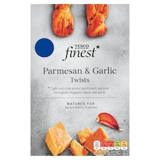 Finest csavart leveles tészta rudak Parmigiano Reggiano sajttal és fokhagymával 100 g