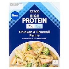 High Protein főtt penne tészta bazsalikomos szósszal, párolt csirkemellfilé darabokkal 400 g