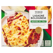 Lasagne Bolognese paradicsomos-sertéshúsos és besamel mártással rétegzett tésztalapok 400 g