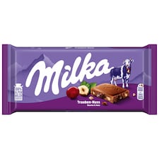 Milka alpesi tej felhasználásával készült tejcsokoládé mazsolával és mogyoródarabokkal 90 g