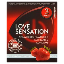 Love Sensation extra adag síkosítóval ellátott eper ízesítésű óvszer 3 db