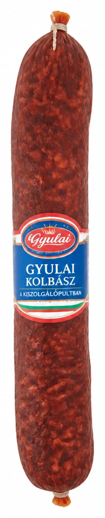 Gyulai kolbász a kiszolgálópultban